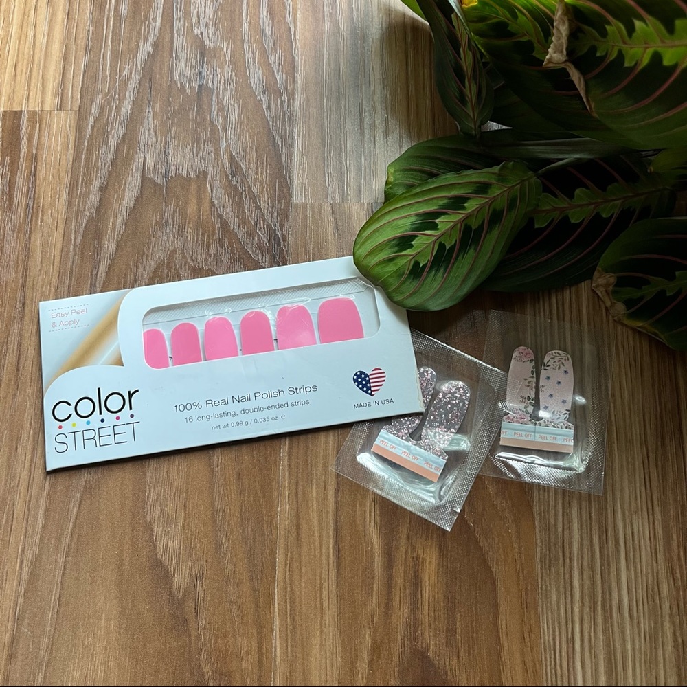 NWT ColorStreet “Maine-Ly Mums” Retired